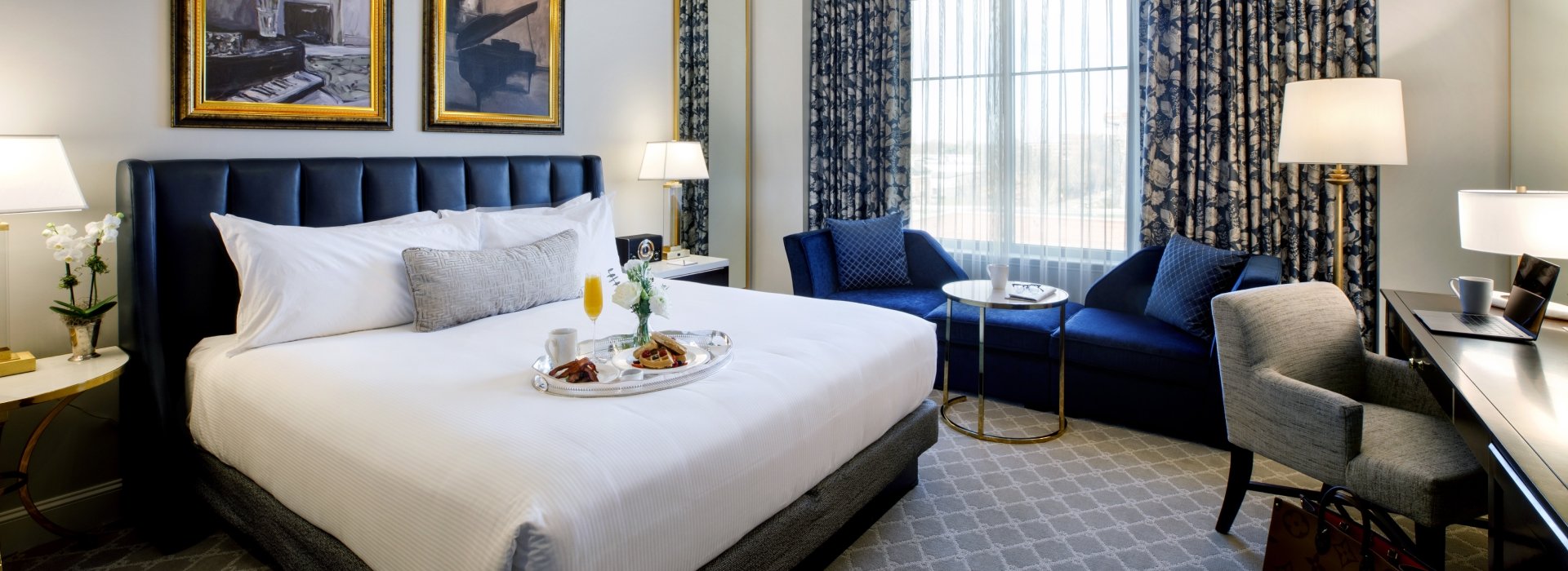 Standard King Features At Hotel Carmichael, Carmel, Indiana