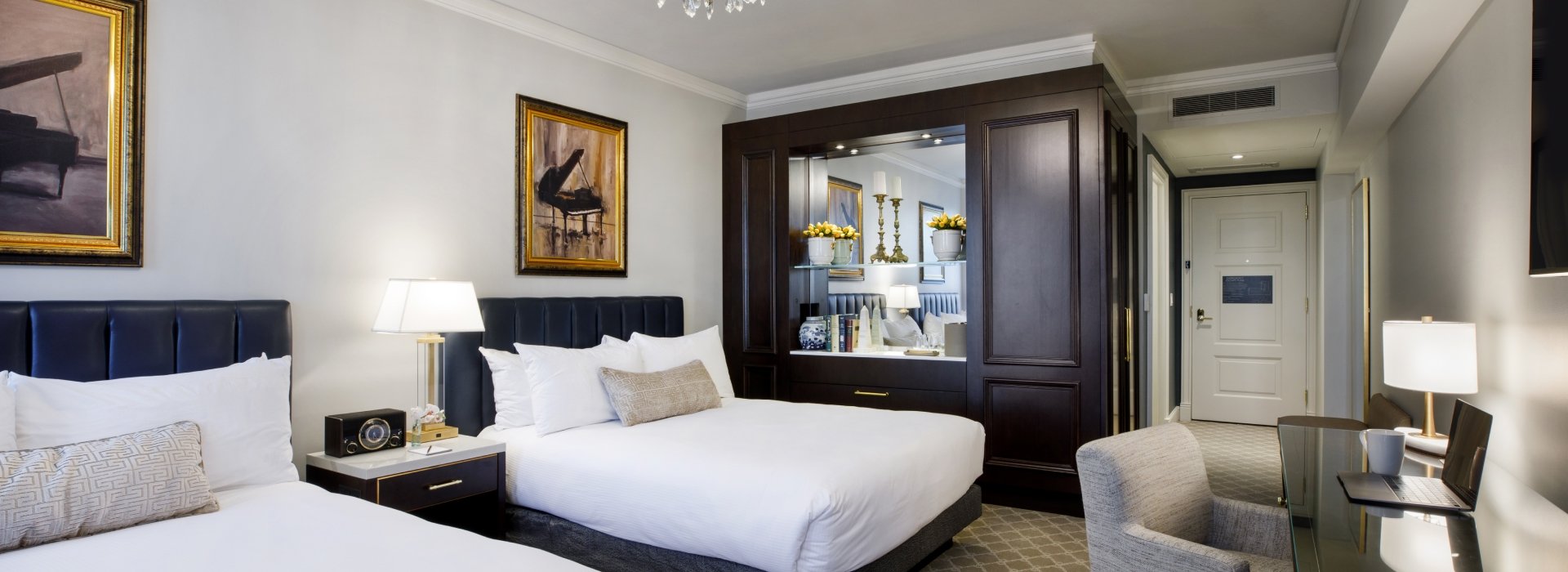 Standard Queen Features At Hotel Carmichael, Carmel, Indiana